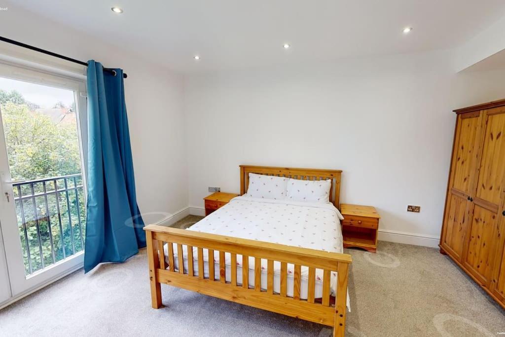Apartment Huge Flat Sleeps 6+ Free Parking *