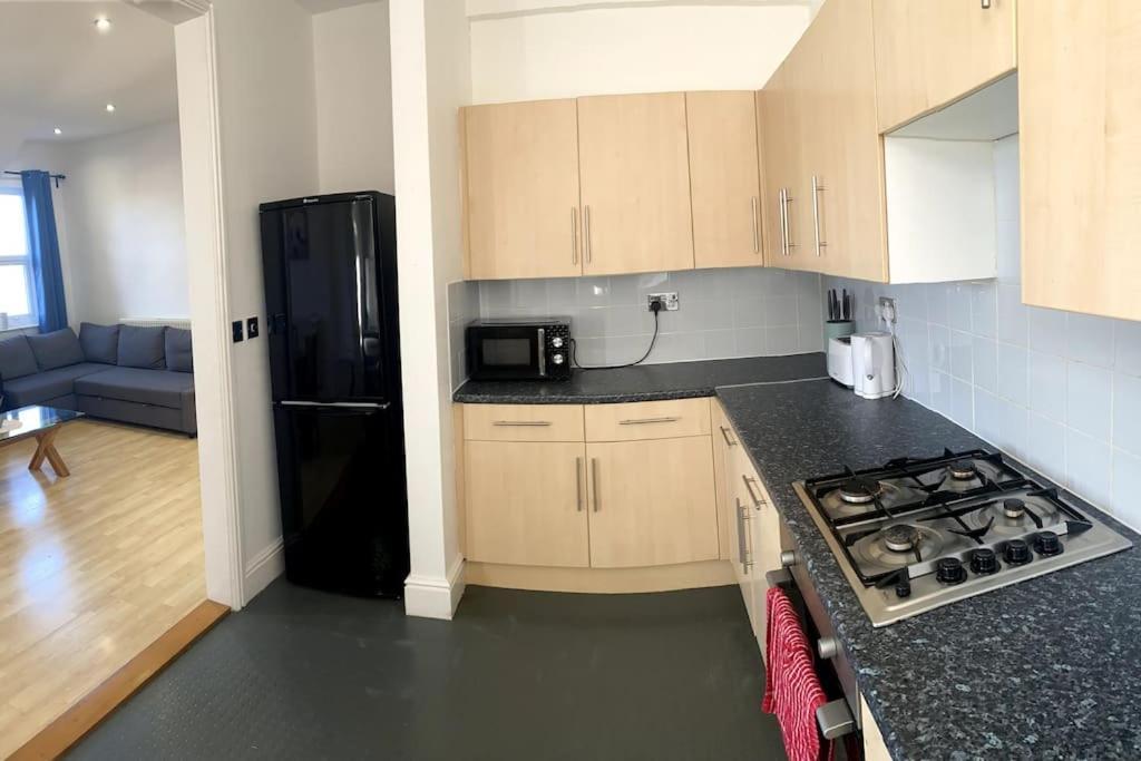 Huge Flat Sleeps 6+ Free Parking * Nottingham
