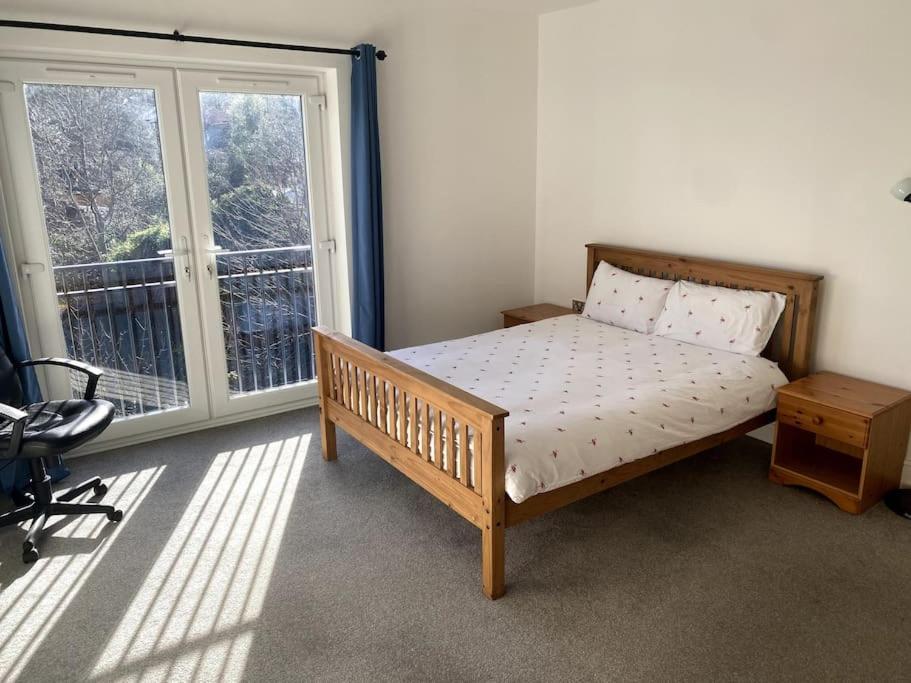 Huge Flat Sleeps 6+ Free Parking Nottingham
