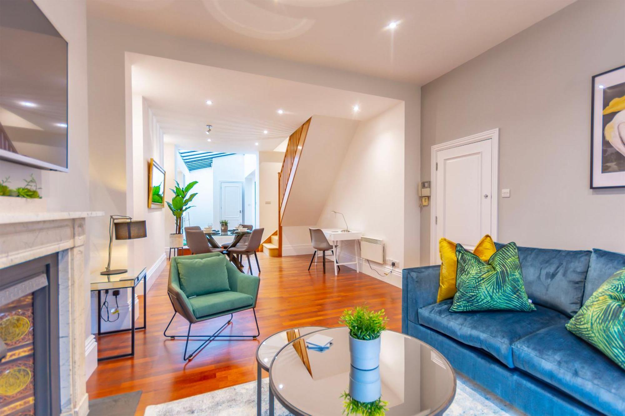 Luxury Spacious Flat For 4 Guests & Free Parking *