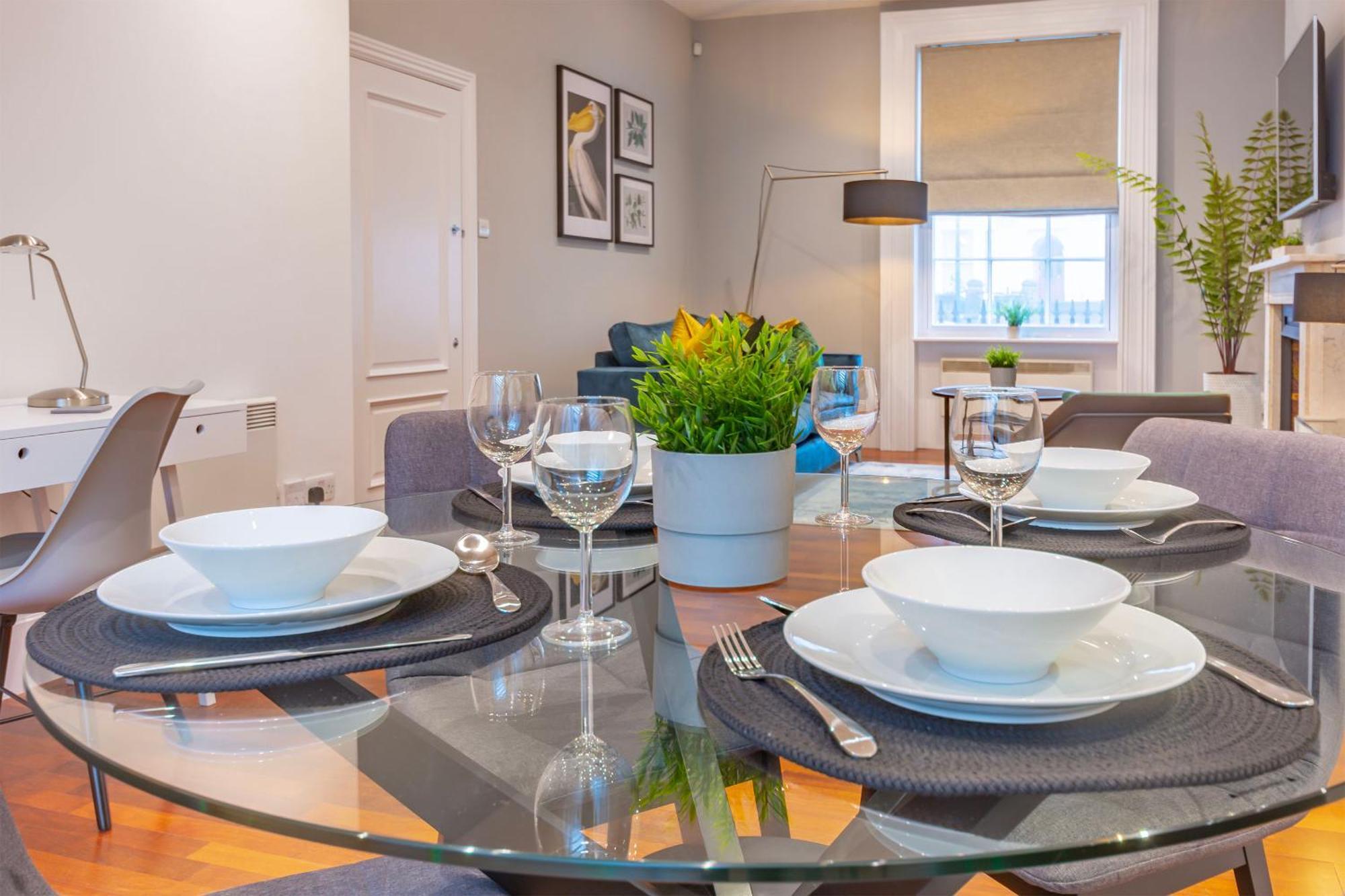 Luxury Spacious Flat For 4 Guests & Free Parking *