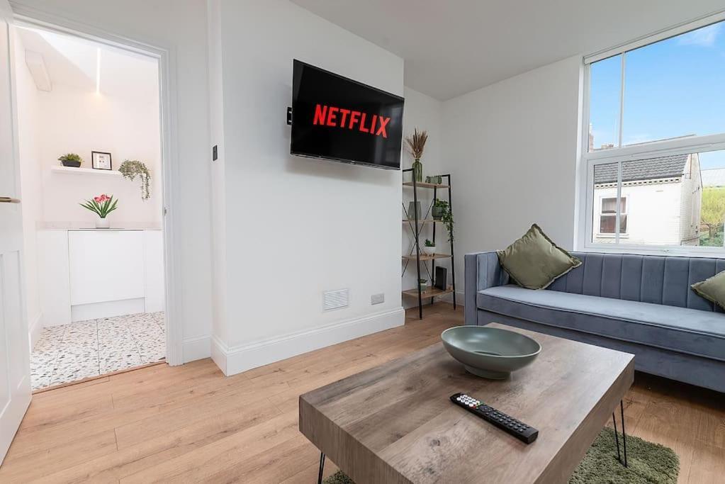 Modern 2 Bed In Centre - Free Parking - 6 Guests * Nottingham
