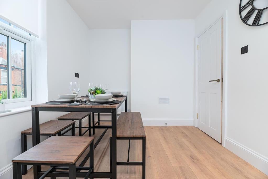 Apartment Modern 2 Bed In Centre - Free Parking - 6 Guests *