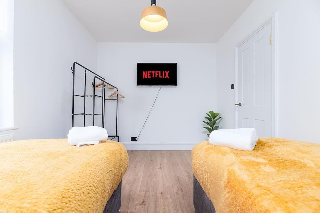 Modern 2 Bed In Centre - Free Parking - 6 Guests Apartamento Nottingham