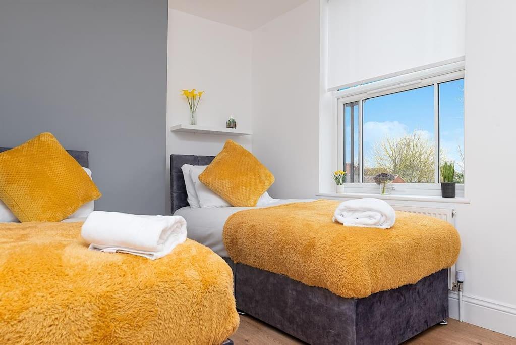Modern 2 Bed In Centre - Free Parking - 6 Guests * Nottingham