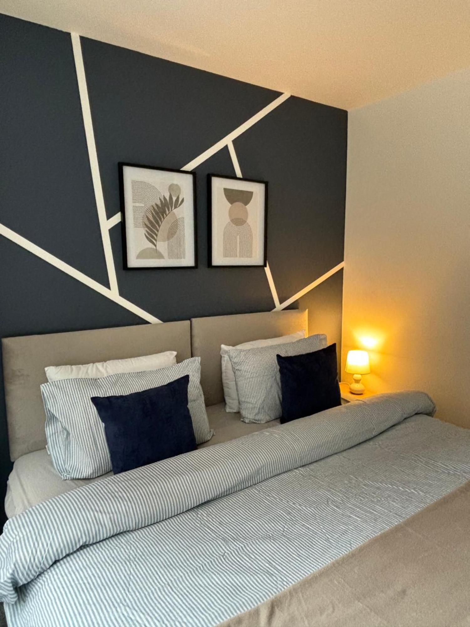 Apartamento 2 Bedroom, 2 Bathroom Flat In Centre With Free Parking