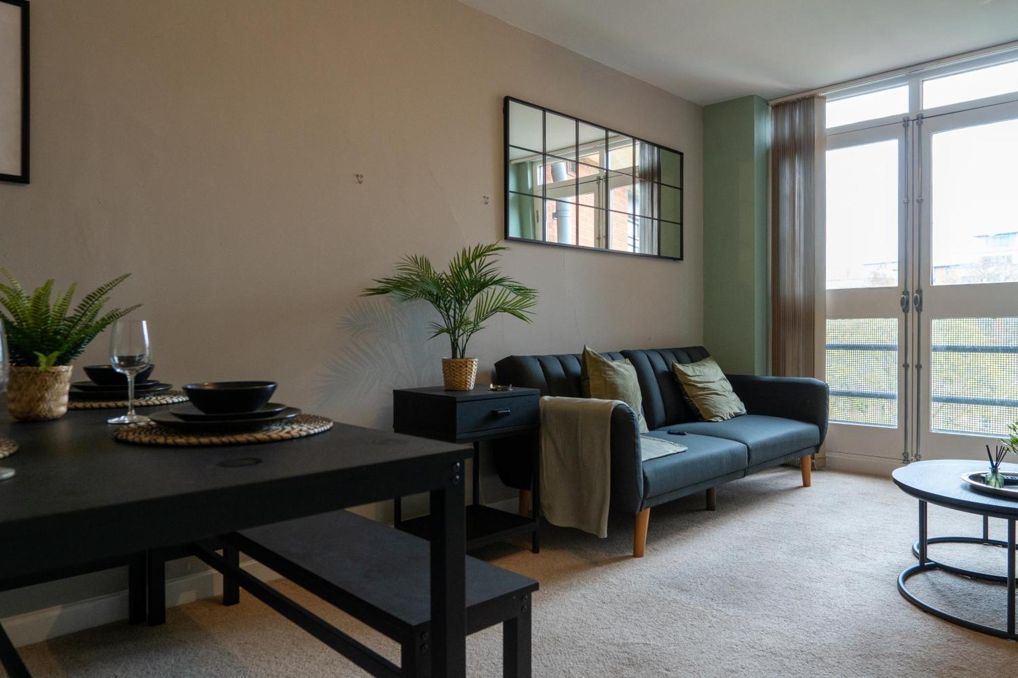Apartment Centre - 2br - Free Parking - Long