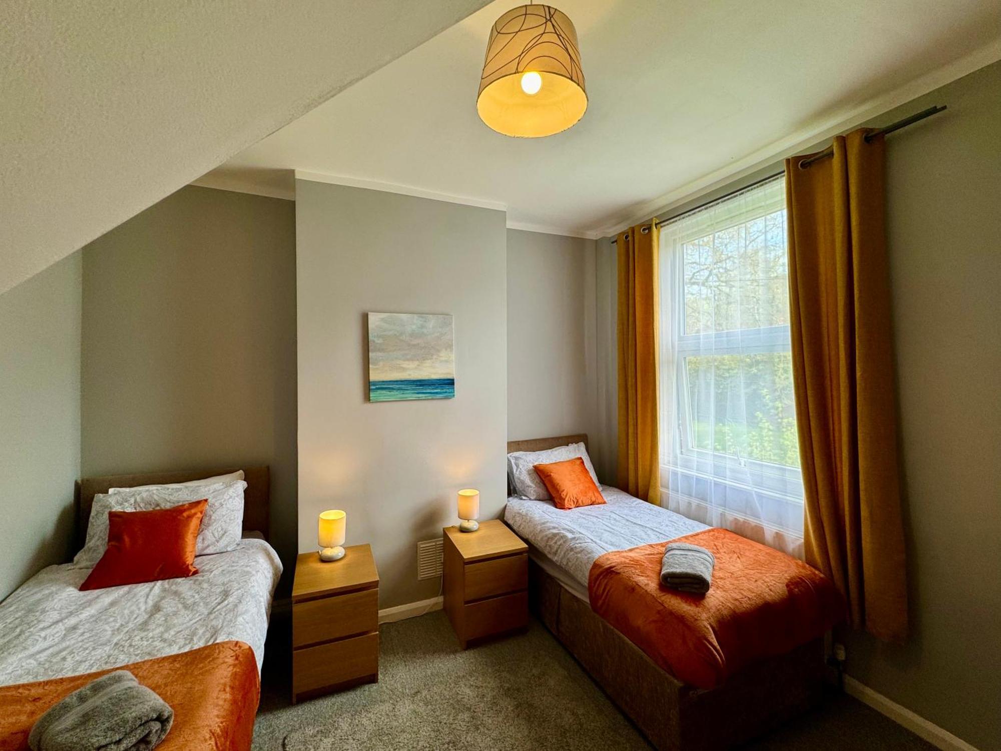 Waterloo House - Great For Contractors Or Family Holidays * Nottingham