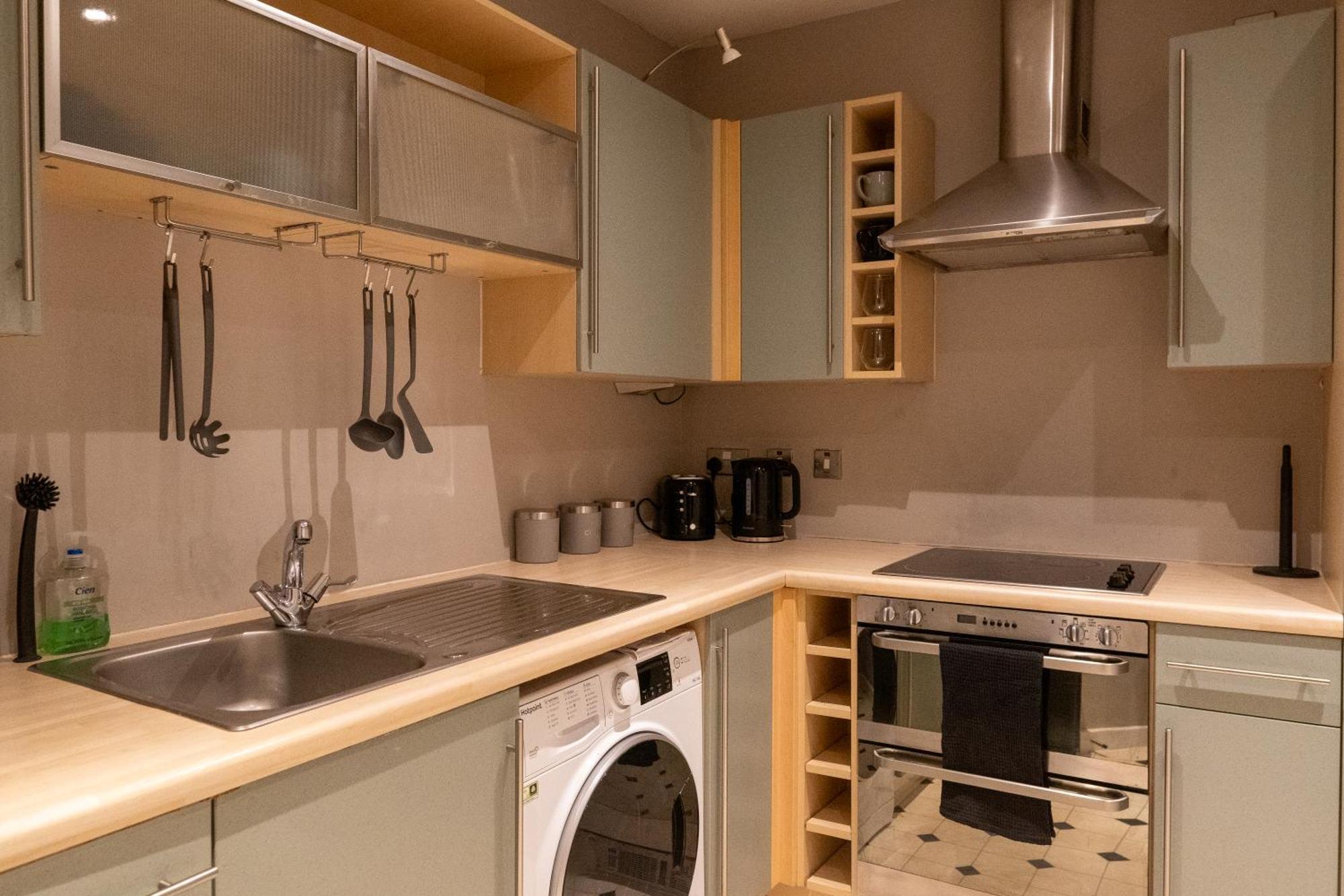 Apartment Centre - 2br - Free Parking - Long *