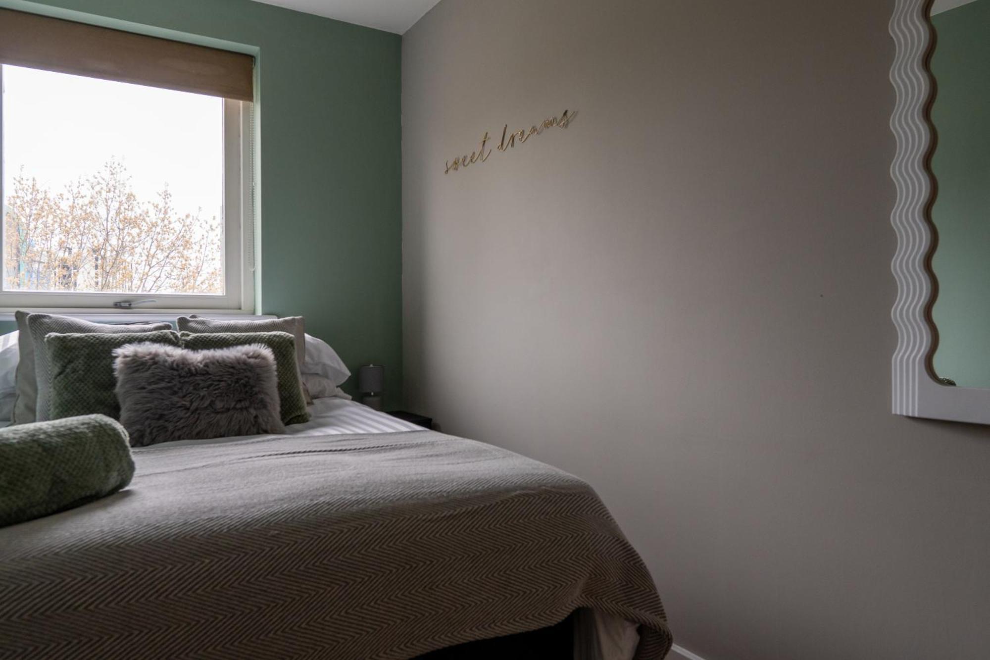 Centre - 2br - Free Parking - Long