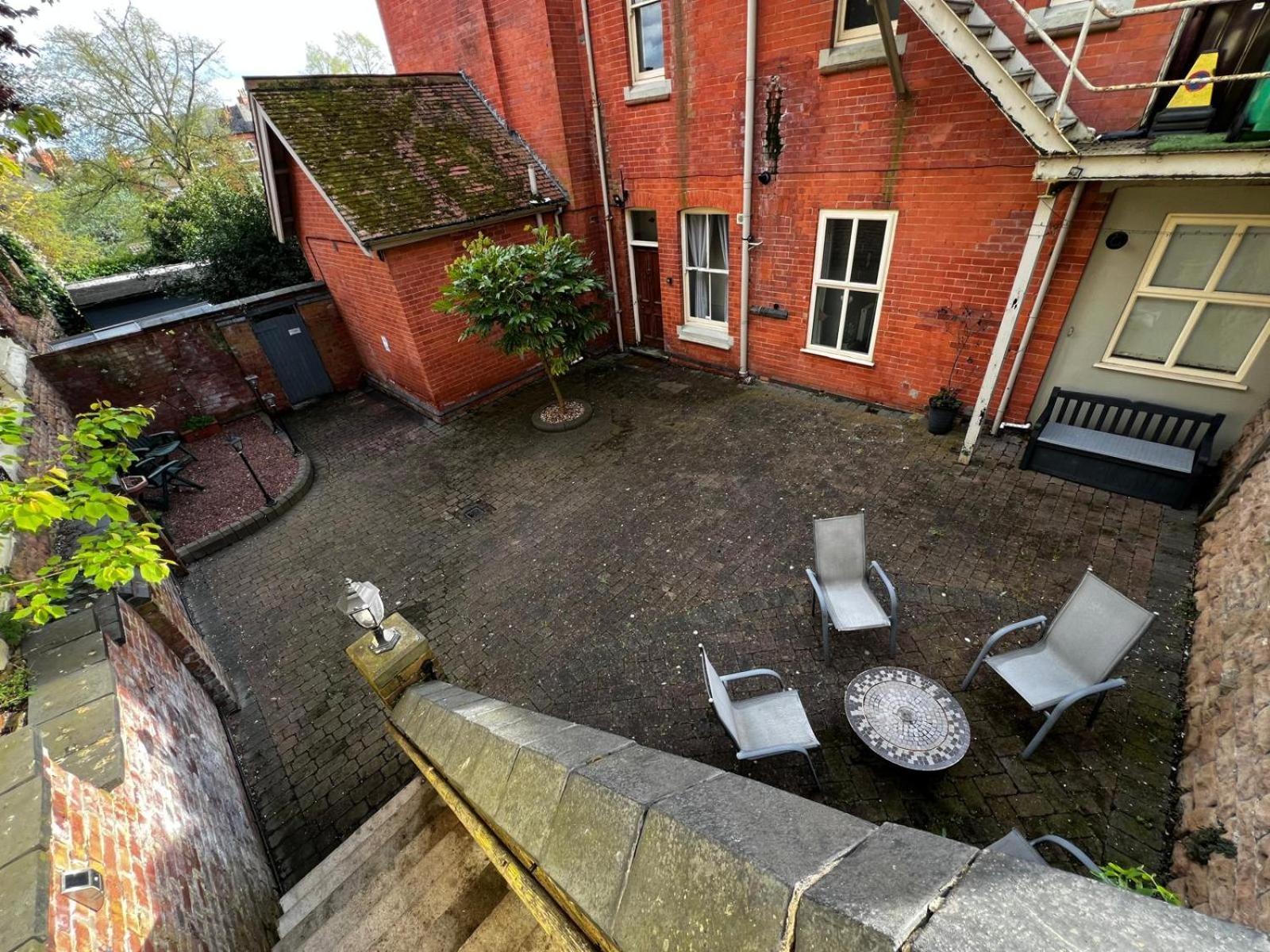 Historic House In The Park, Private Courtyard Near The Castle Apartment