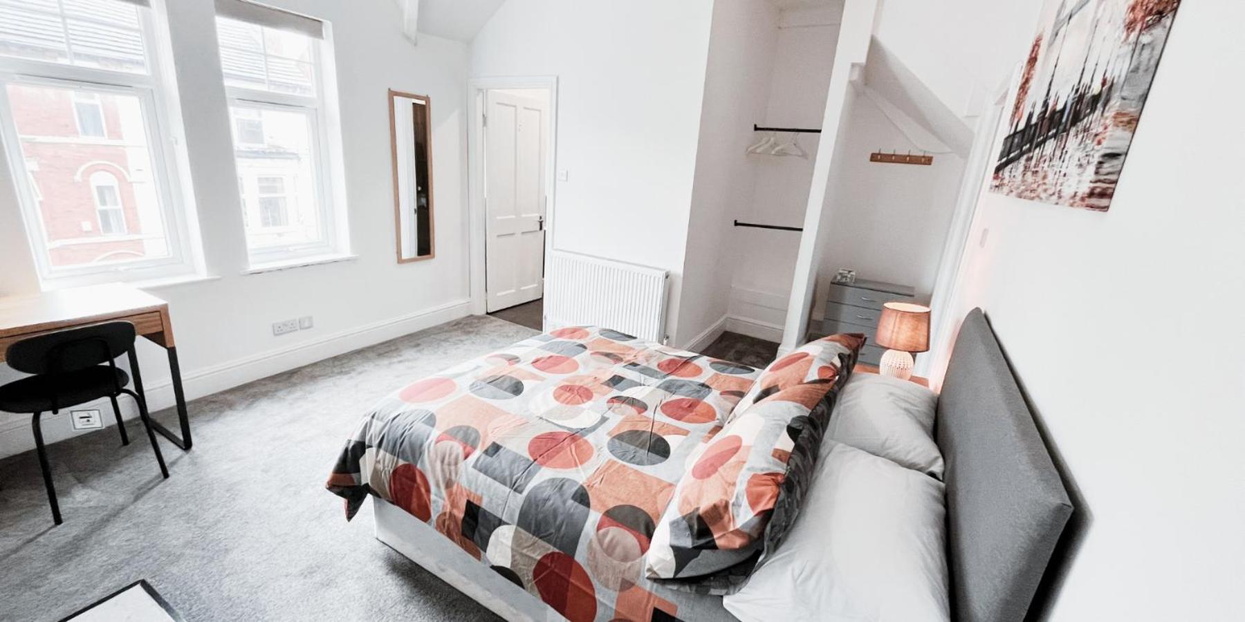 Apartamento Large In Modern House Near