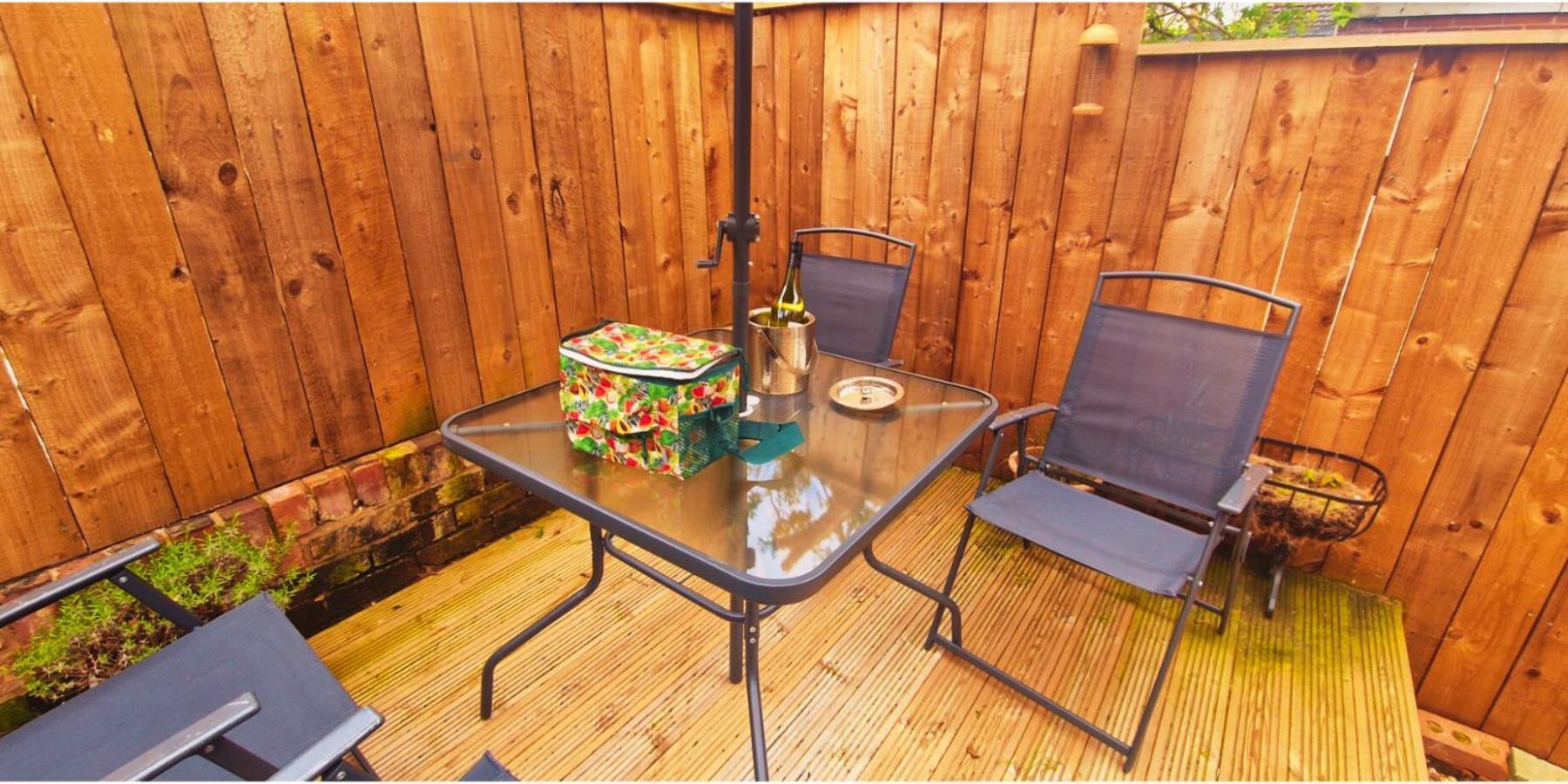 Spacious In Modern House Near * Nottingham