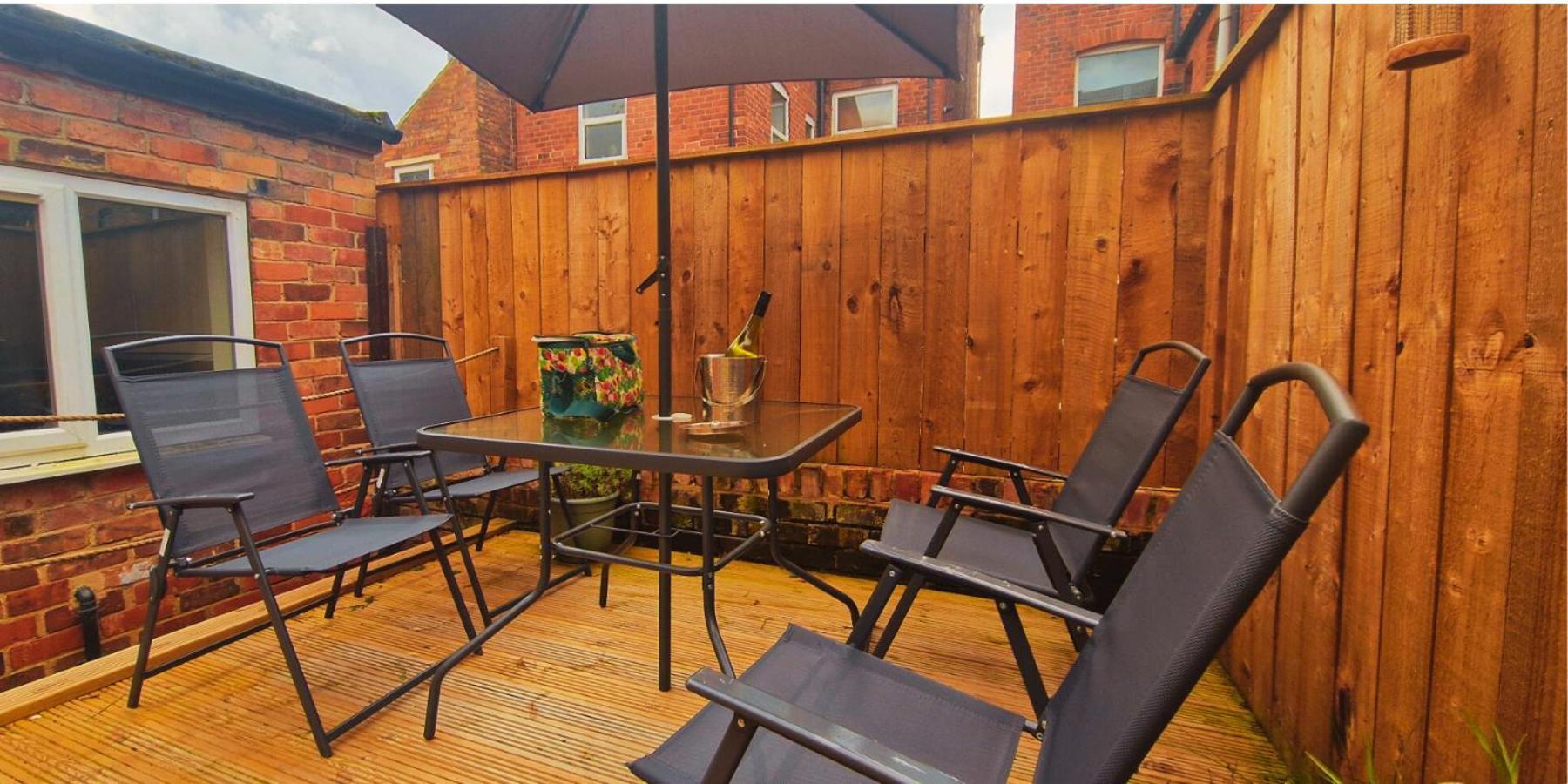 Spacious In Modern House Near Nottingham
