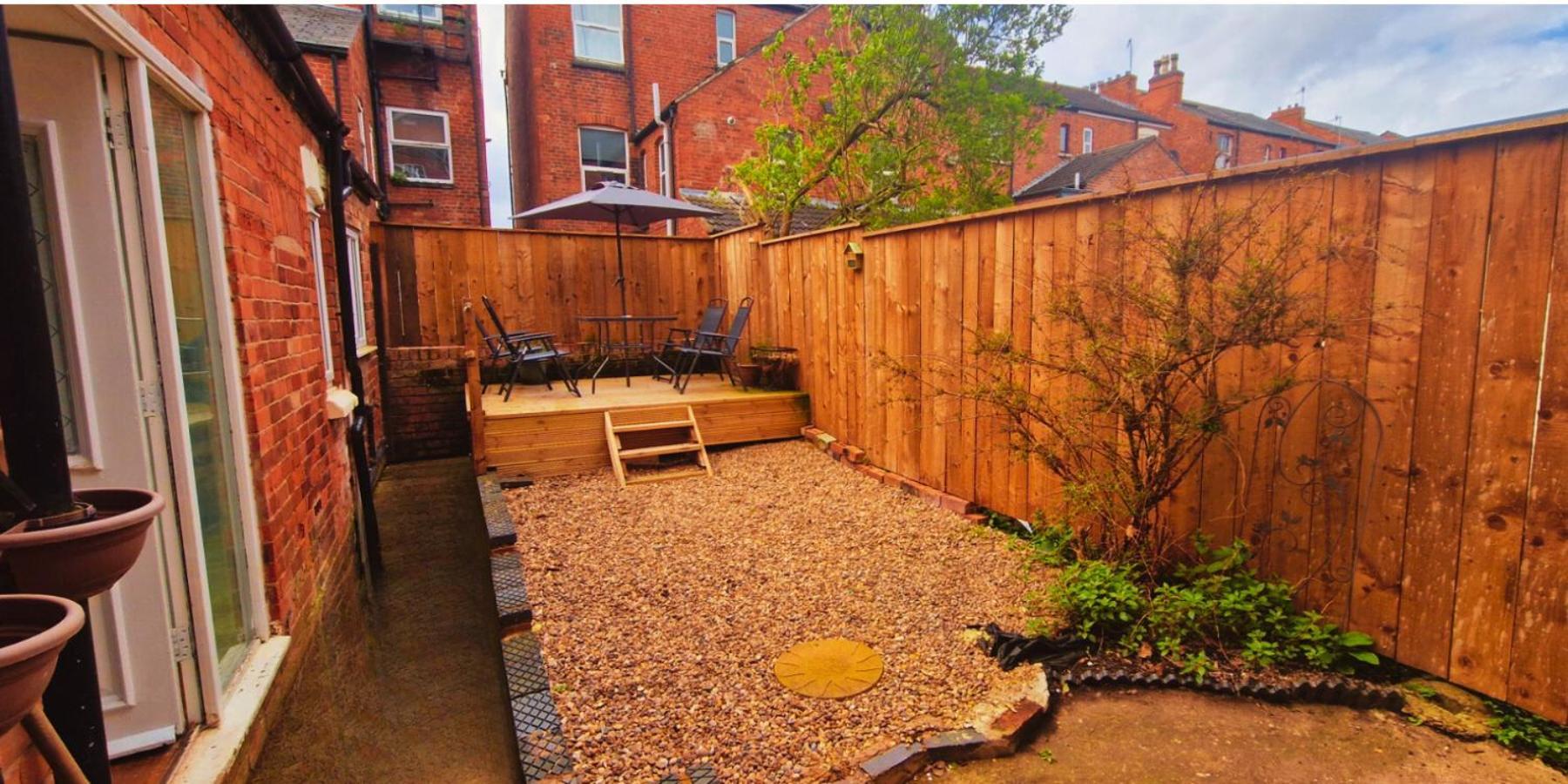 Spacious In Modern House Near Apartment *