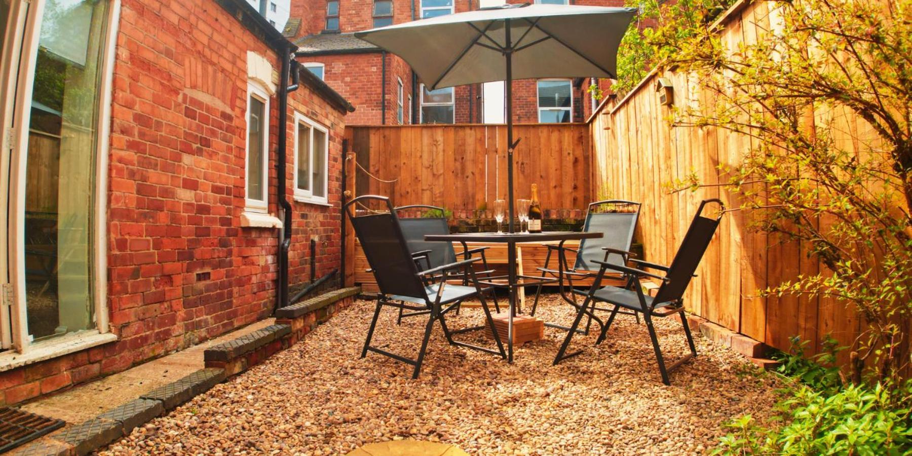 Spacious In Modern House Near Nottingham