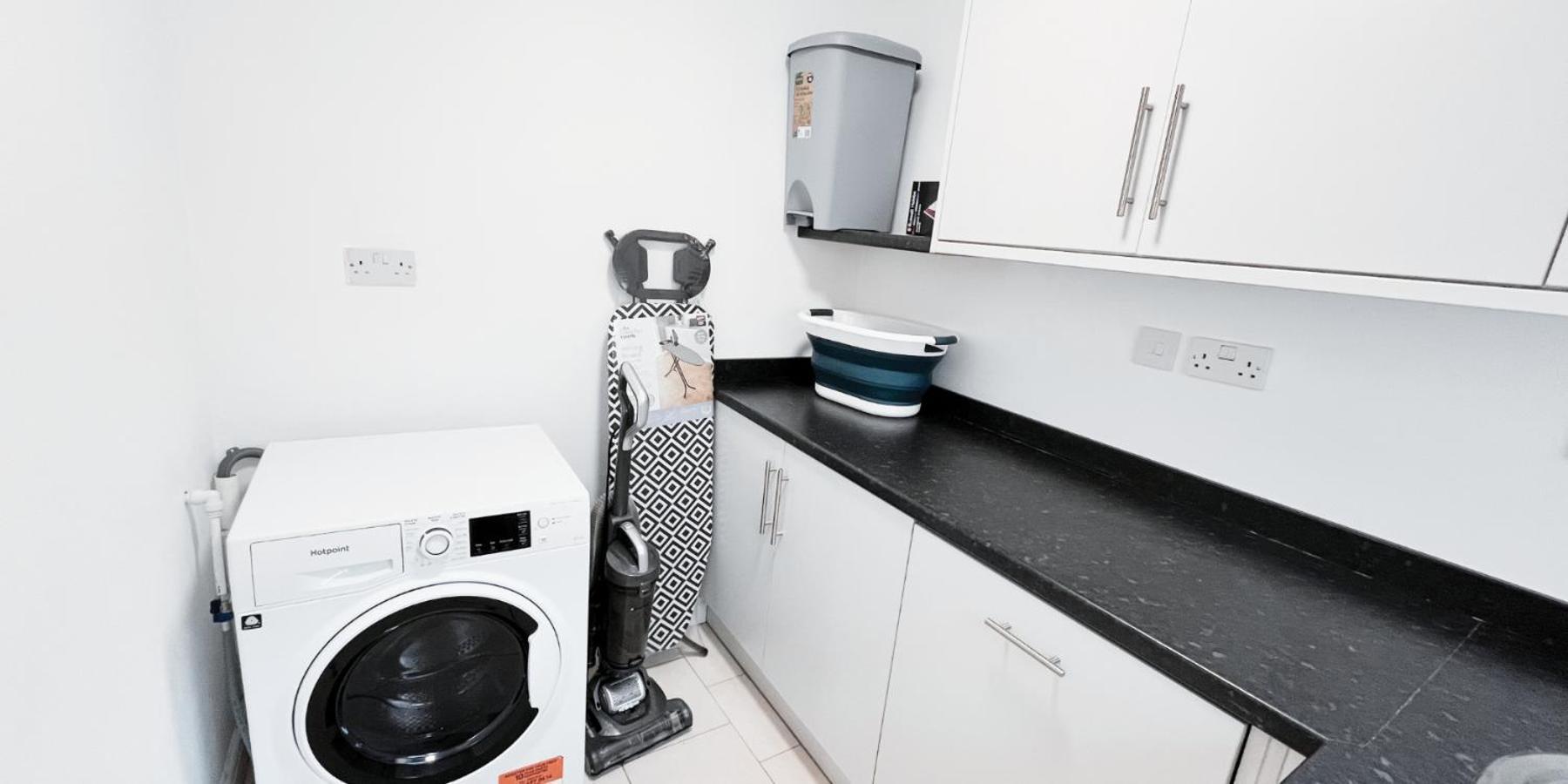 Apartment Spacious In Modern House Near Nottingham