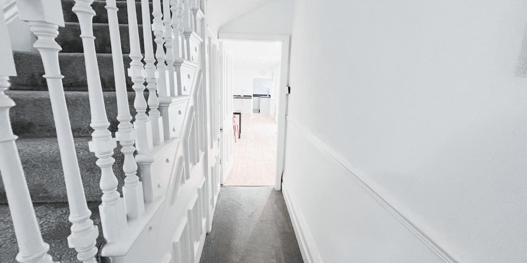 Apartment Spacious In Modern House Near