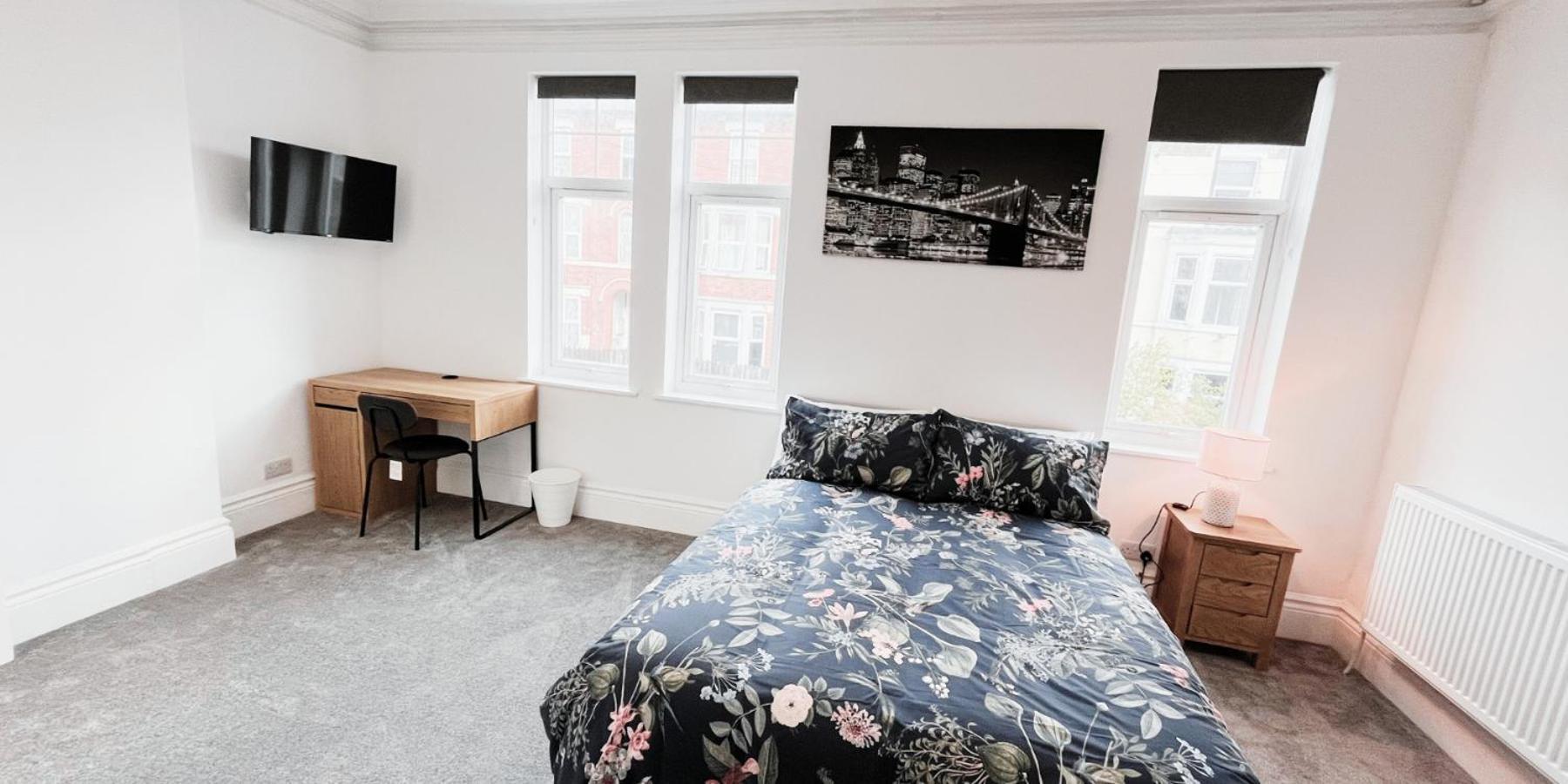 Spacious In Modern House Near Apartment