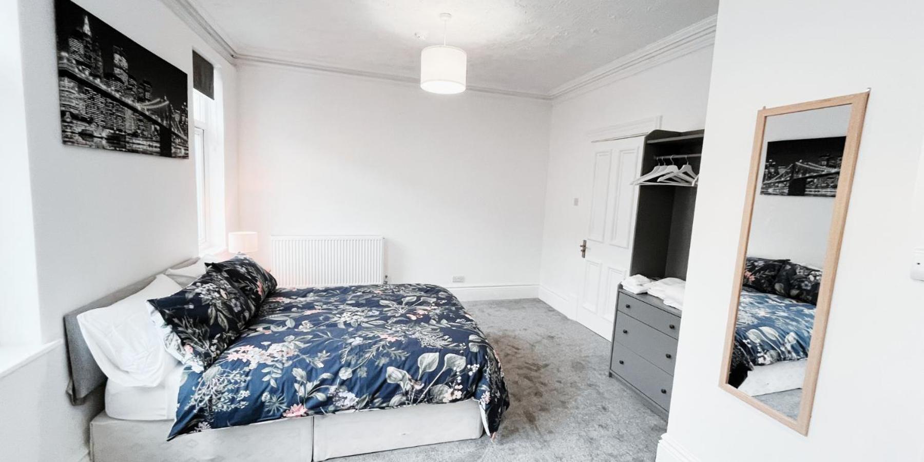 Apartment Spacious In Modern House Near Nottingham