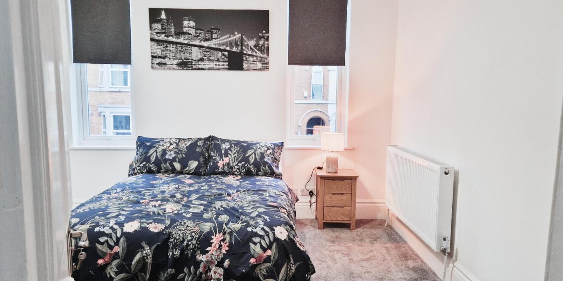 Spacious In Modern House Near *