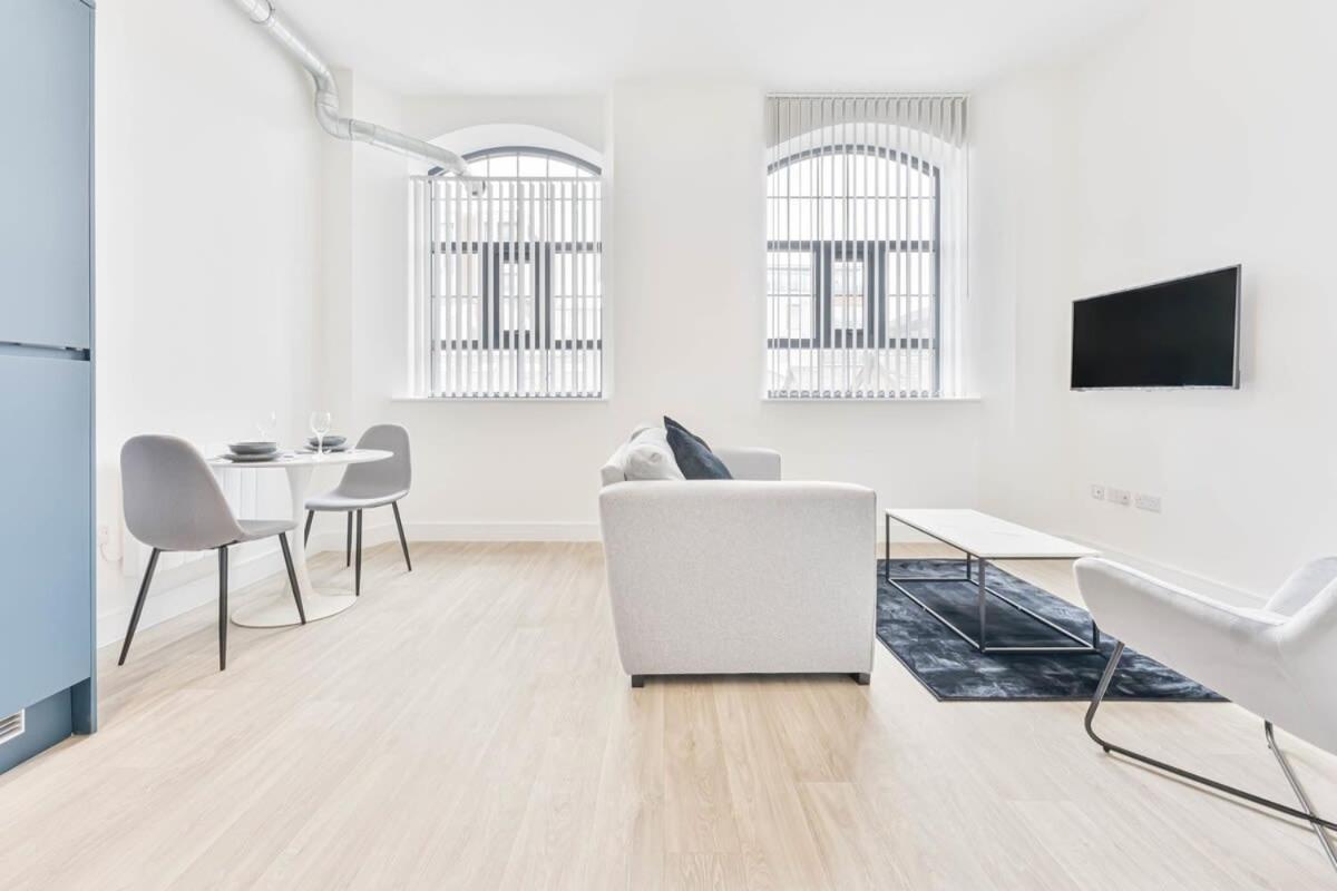 Modern 2 Bedroom In