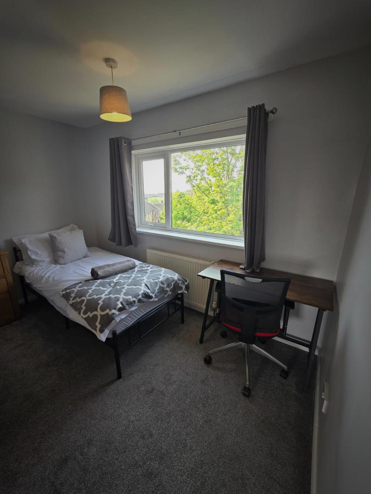 Comfy, 3 Bedroom House, Ng5, Free Parking Holiday home Nottingham