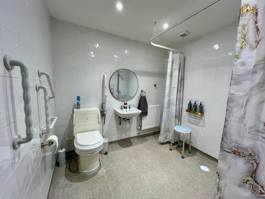 Accessible In Sherwood Holiday home Nottingham
