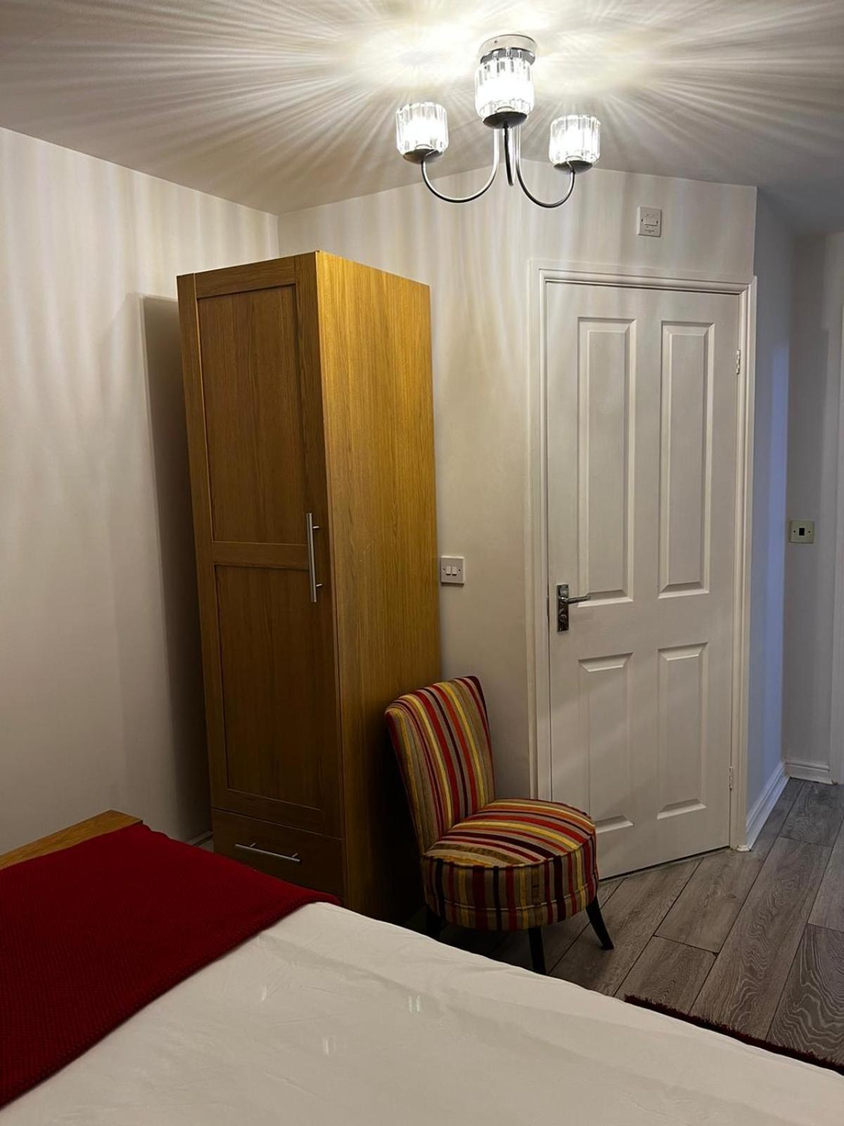 Only- Option Of The Entire House If Available - Private Property In Quiet Estate Guest house