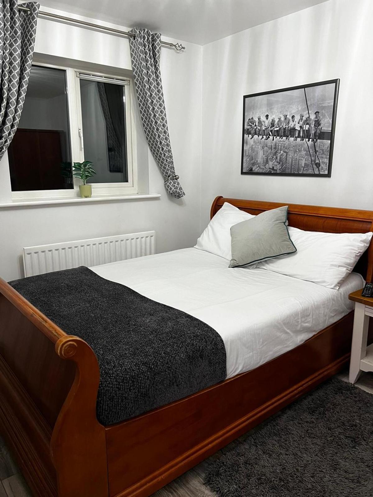 Guest house Only- Option Of The Entire House If Available - Private Property In Quiet Estate