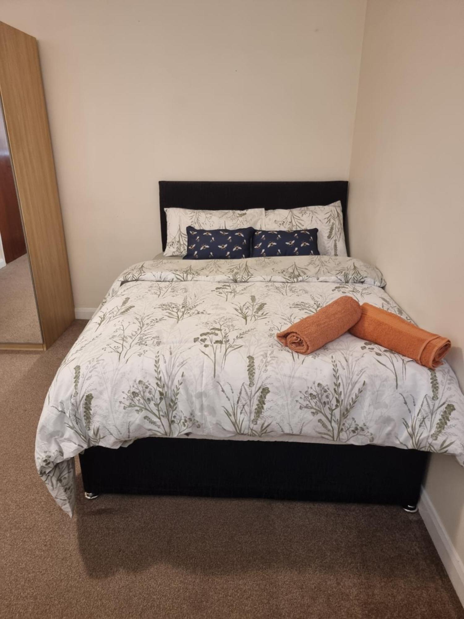 Loliz Pamper Palace Apartment