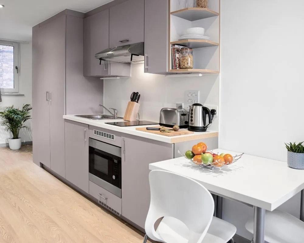 Student Only Zeni Central Apartment