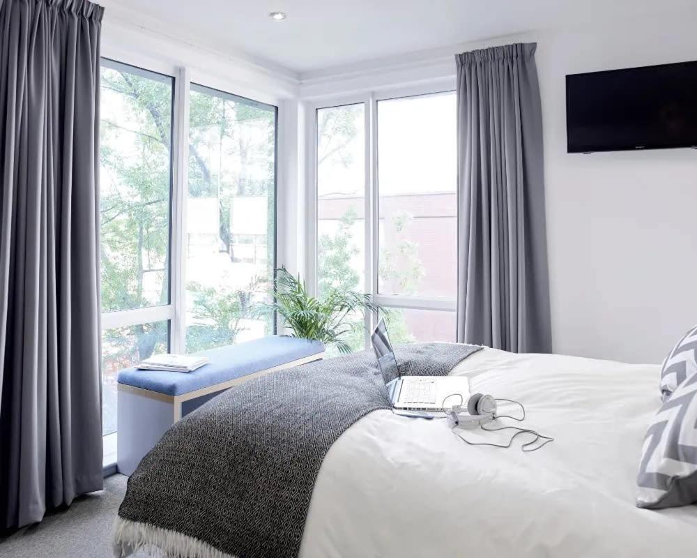 Student Only Zeni Central Apartment *