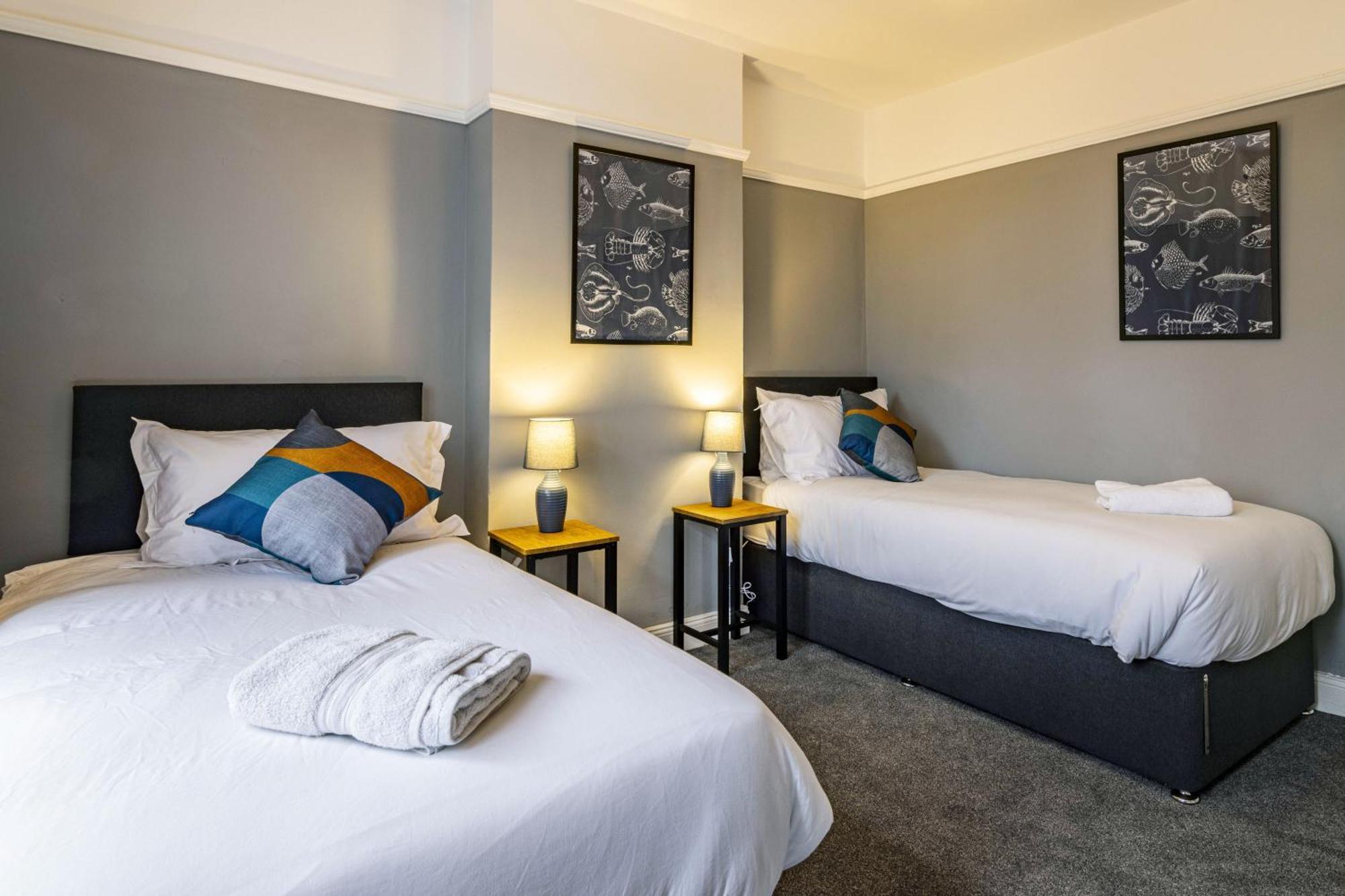 Pousada Lovely 4bdr Home- Off Street Parking Sleeps 7 *