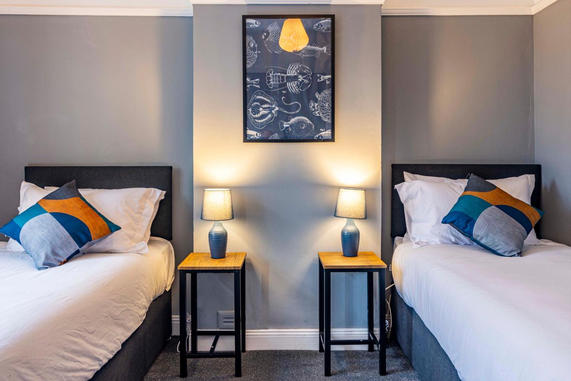 Pousada Lovely 4bdr Home- Off Street Parking Sleeps 7 Nottingham