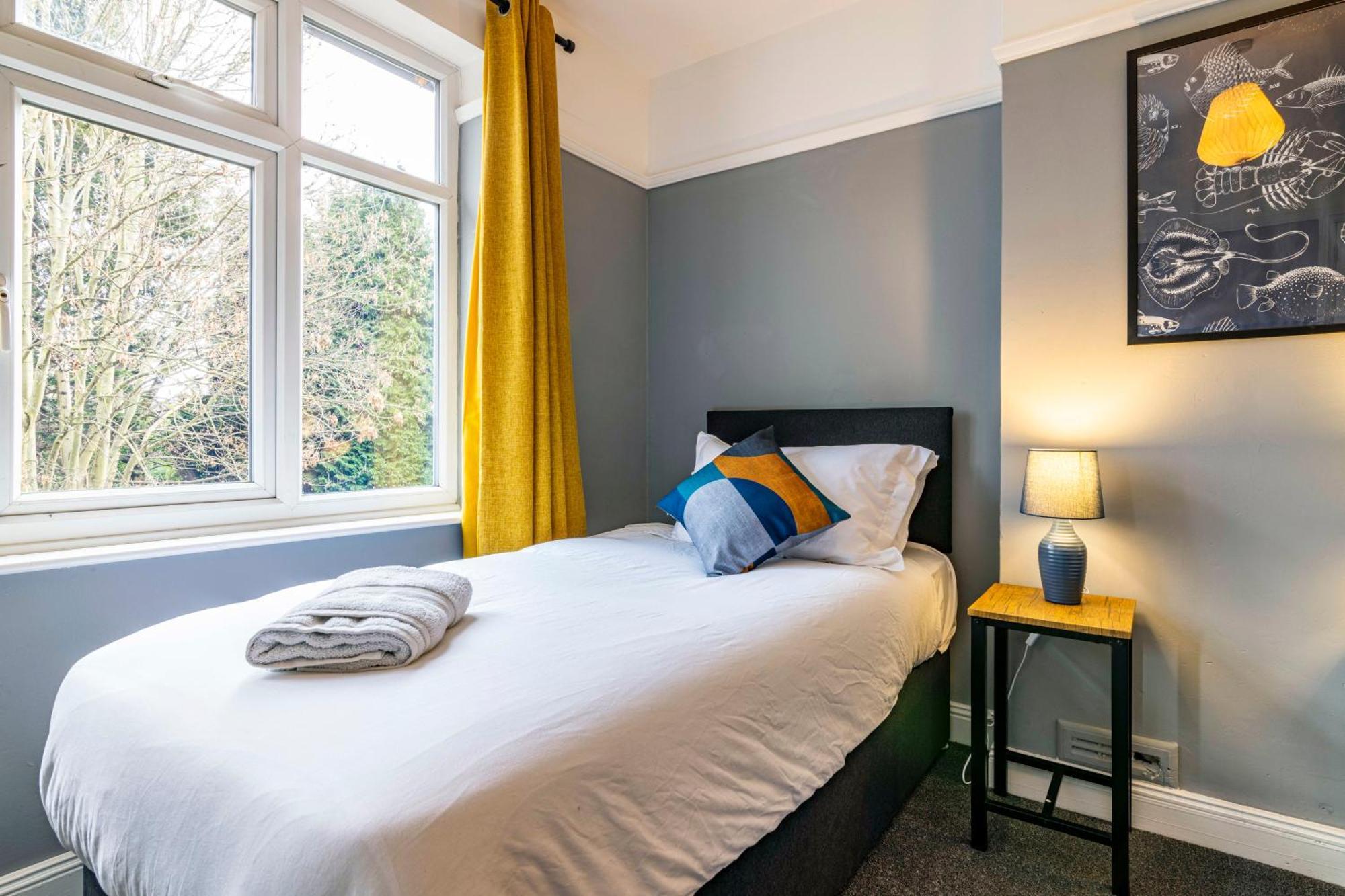 Lovely 4bdr Home- Off Street Parking Sleeps 7 * Nottingham
