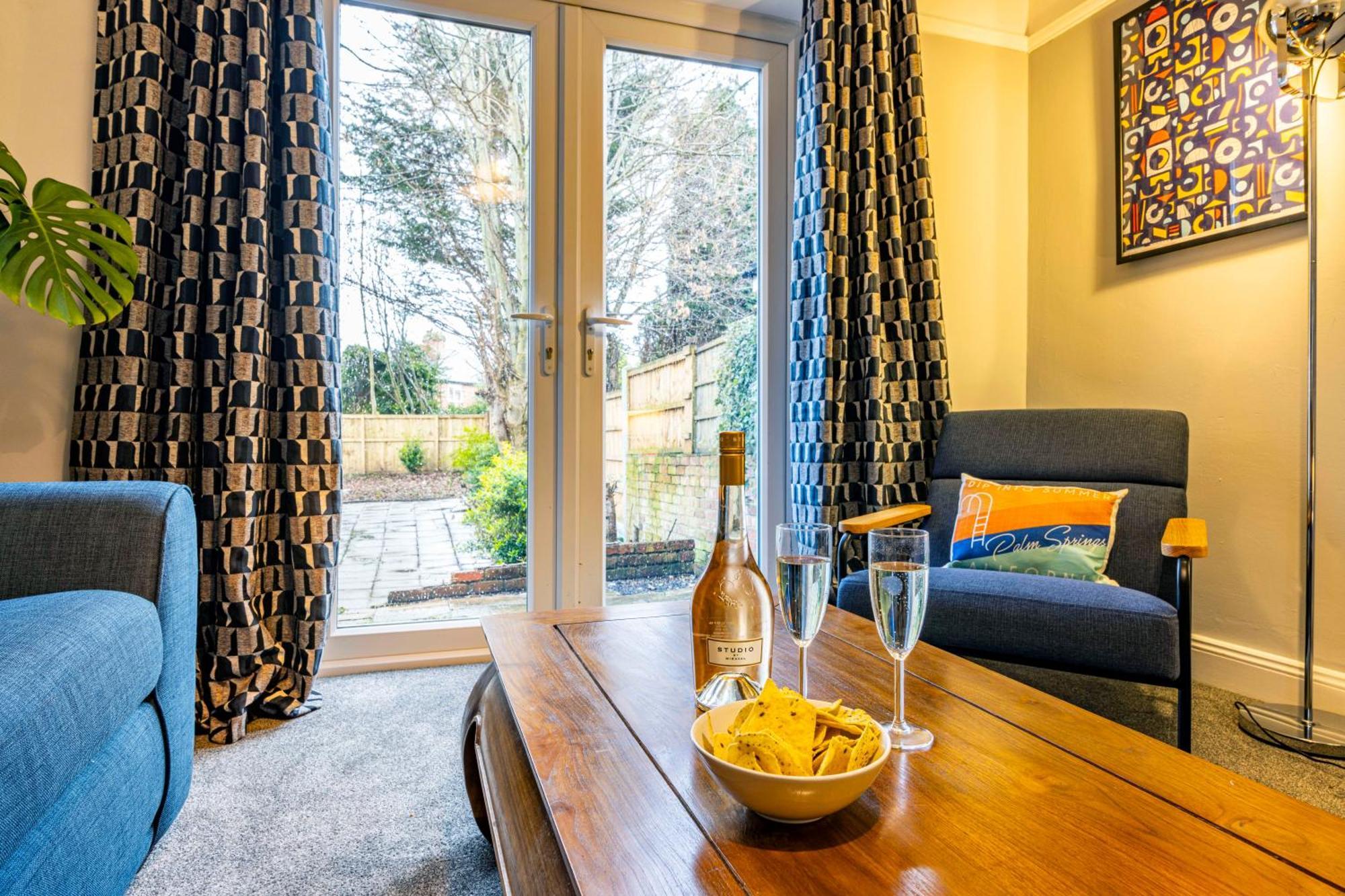 Lovely 4bdr Home- Off Street Parking Sleeps 7 Nottingham