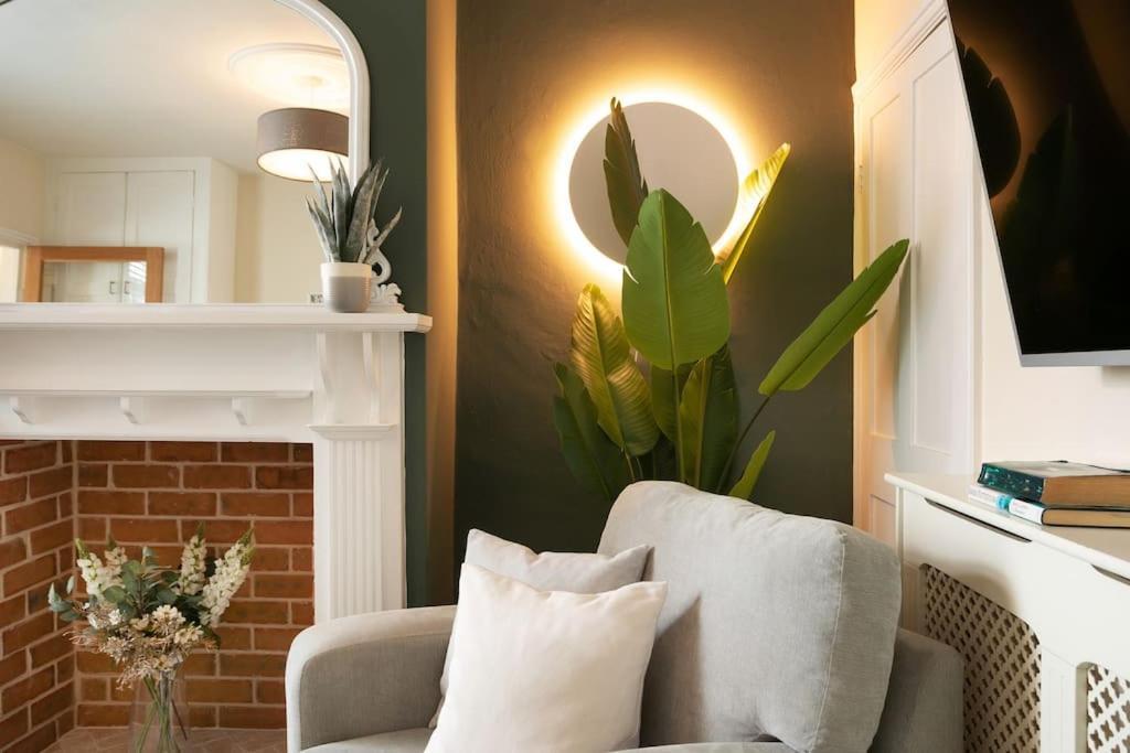 Casa de férias Stylish 4 Bed In W/parking *