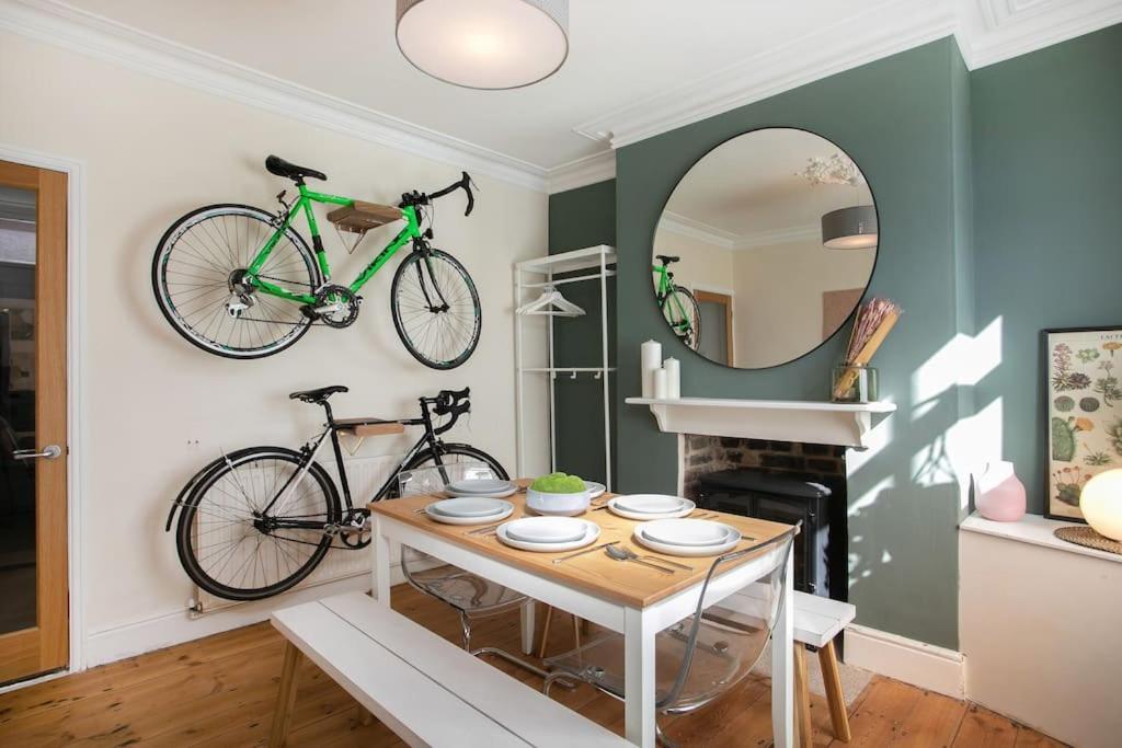 Casa de férias Stylish 4 Bed In W/parking *
