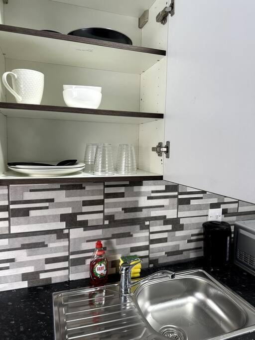 Apartment 1 Bedroom Kitchen Flat
