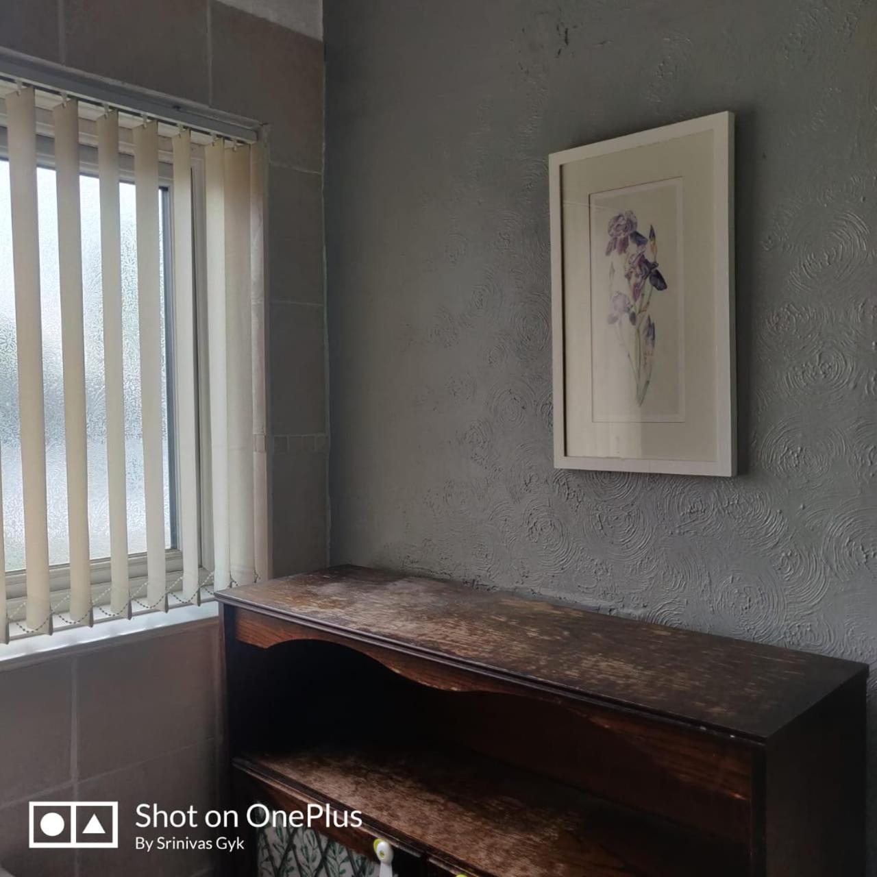 Nice 2 Bedroom House Near City Hospital Nottingham