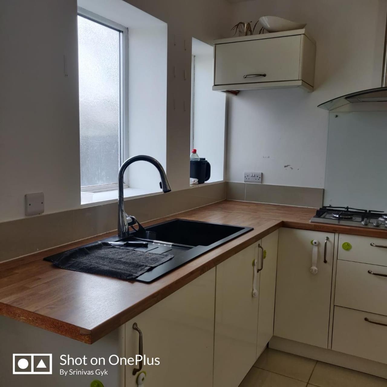 Nice 2 Bedroom House Near City Hospital Apartment *