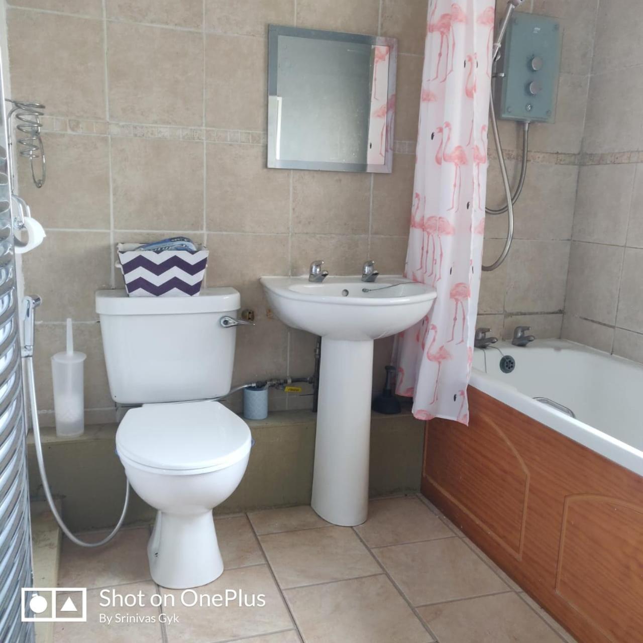 Nice 2 Bedroom House Near City Hospital * Nottingham