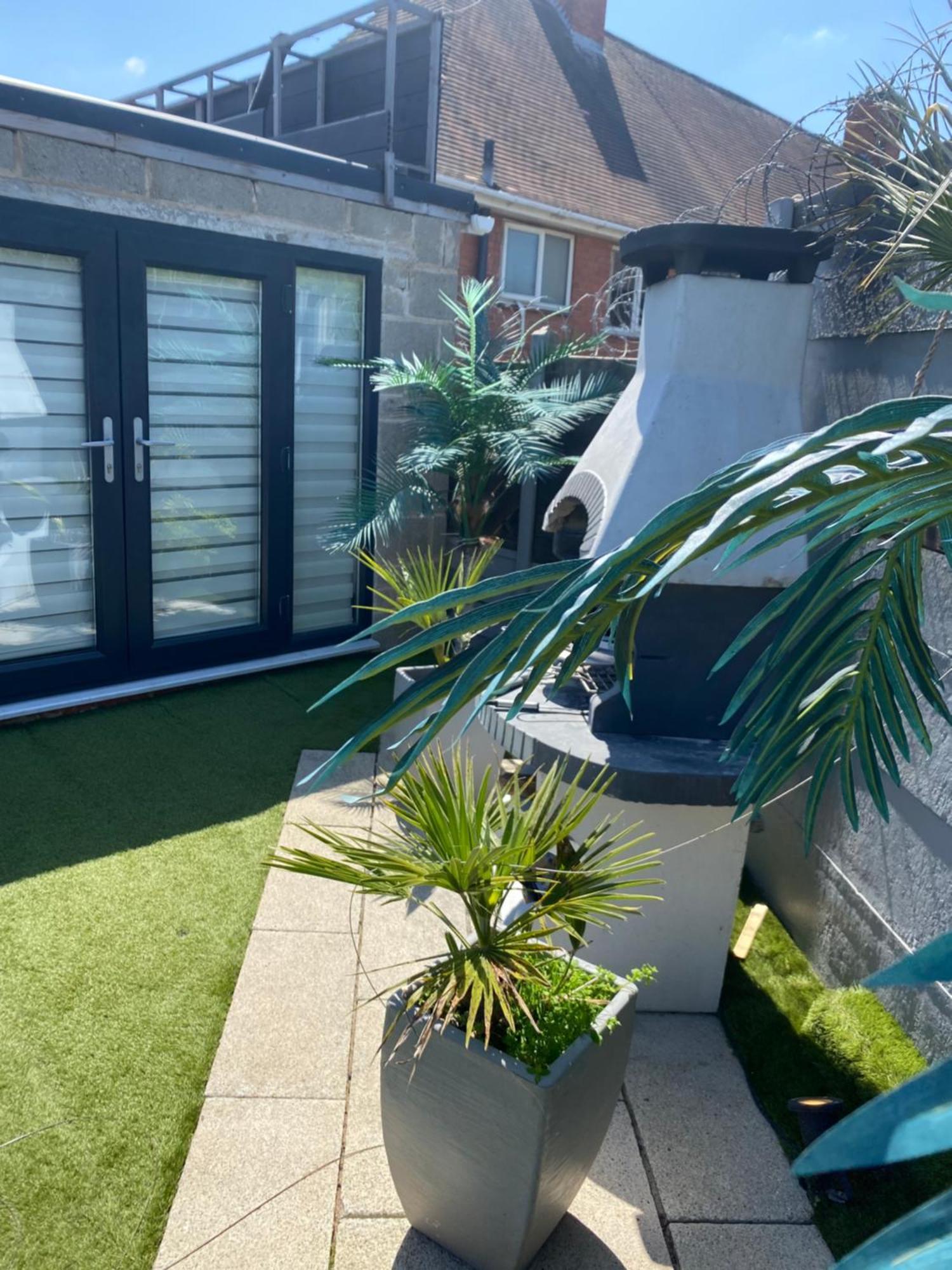 Guest house Secret Oasis: Island-inspired With Private Pool Nottingham