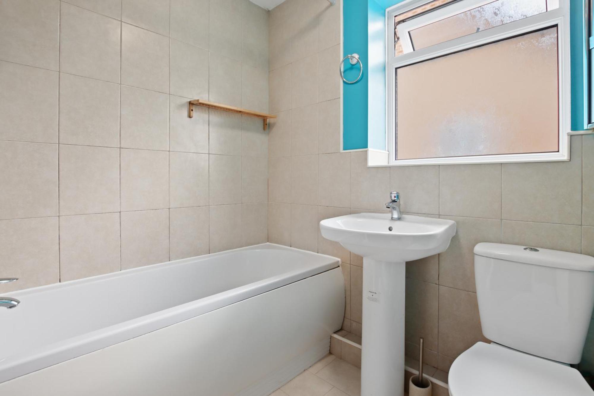 Luxurious 2-bedroom Haven In Vibrant Robinhood: Ideal For Business Or Leisure