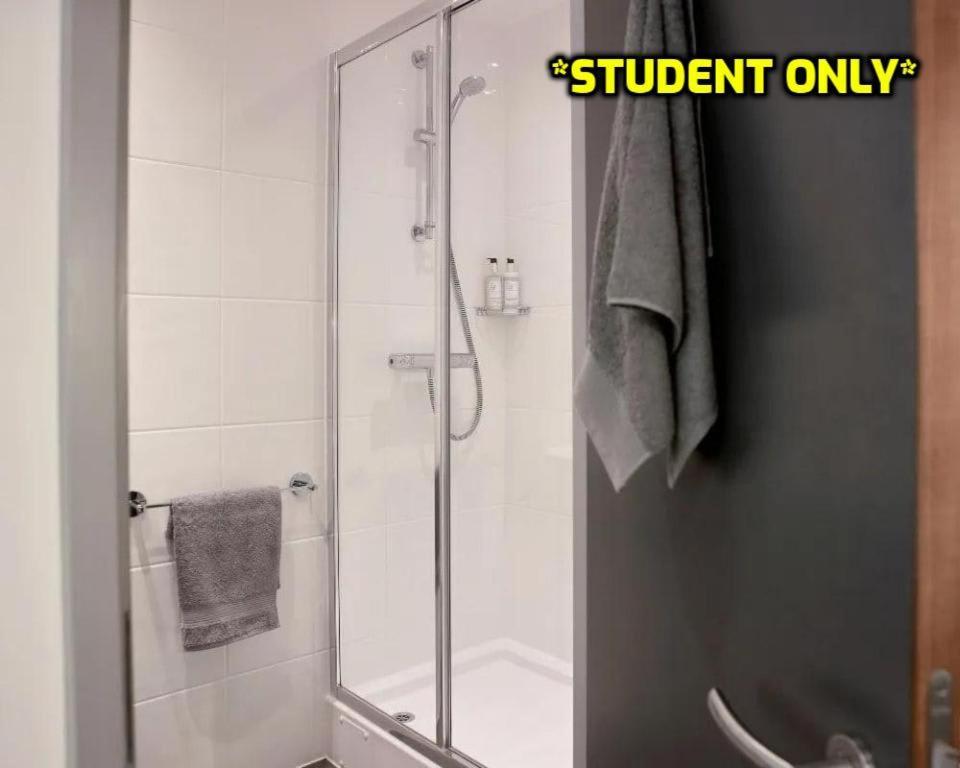 Student Only Zeni Central Apartment Nottingham