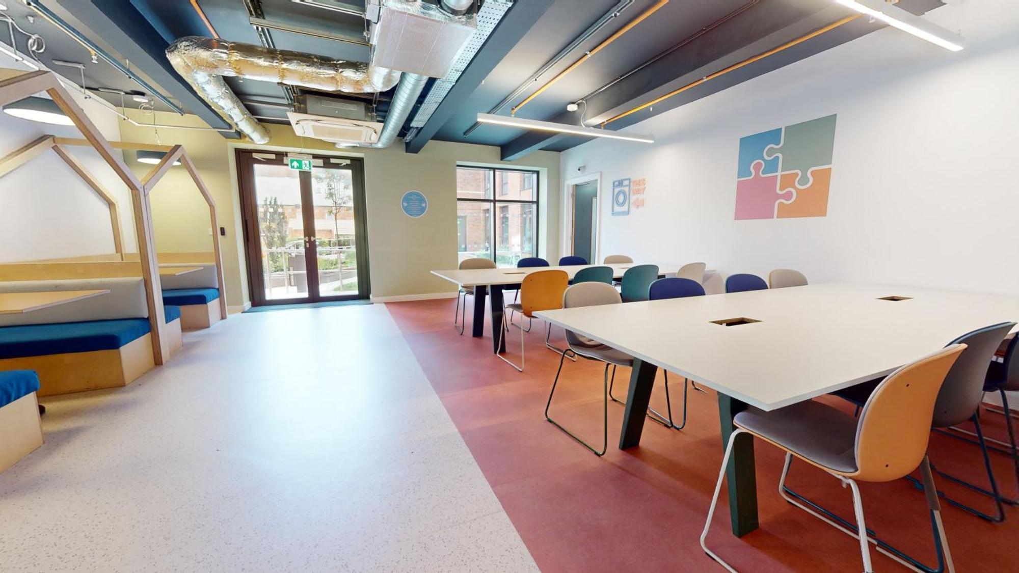 Student Only, Ensuite-in A Stylish At Signal Place