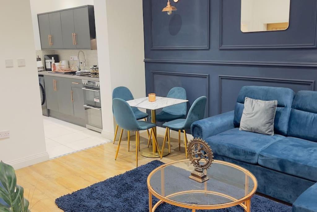 Blue Room, Stylish Near Centre