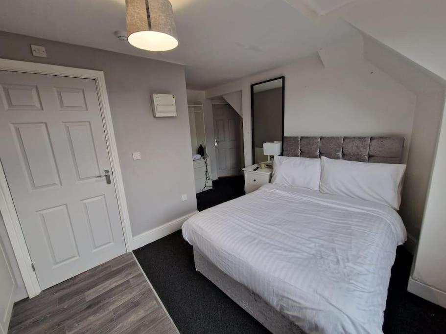 Modern Studio Next To Notts Castle! * Nottingham