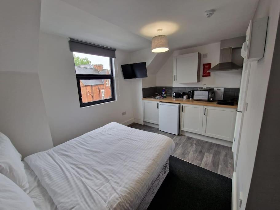Apartment Modern Studio Next To Notts Castle!